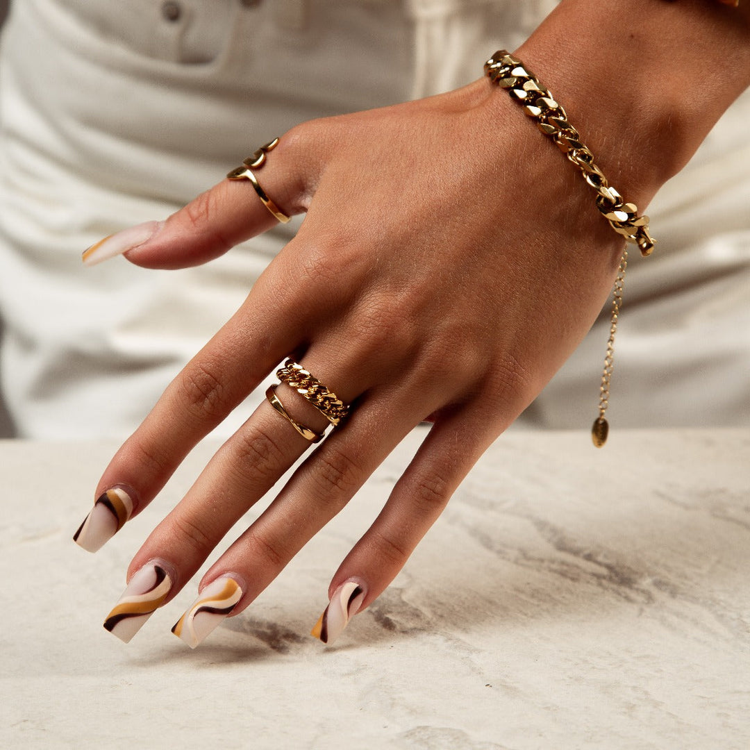 Curb Link Ring
